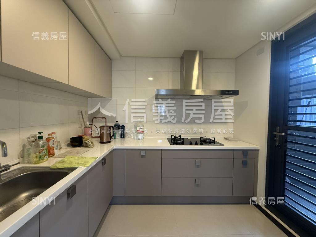 鳳止高梧大三房雙平車房屋室內格局與周邊環境