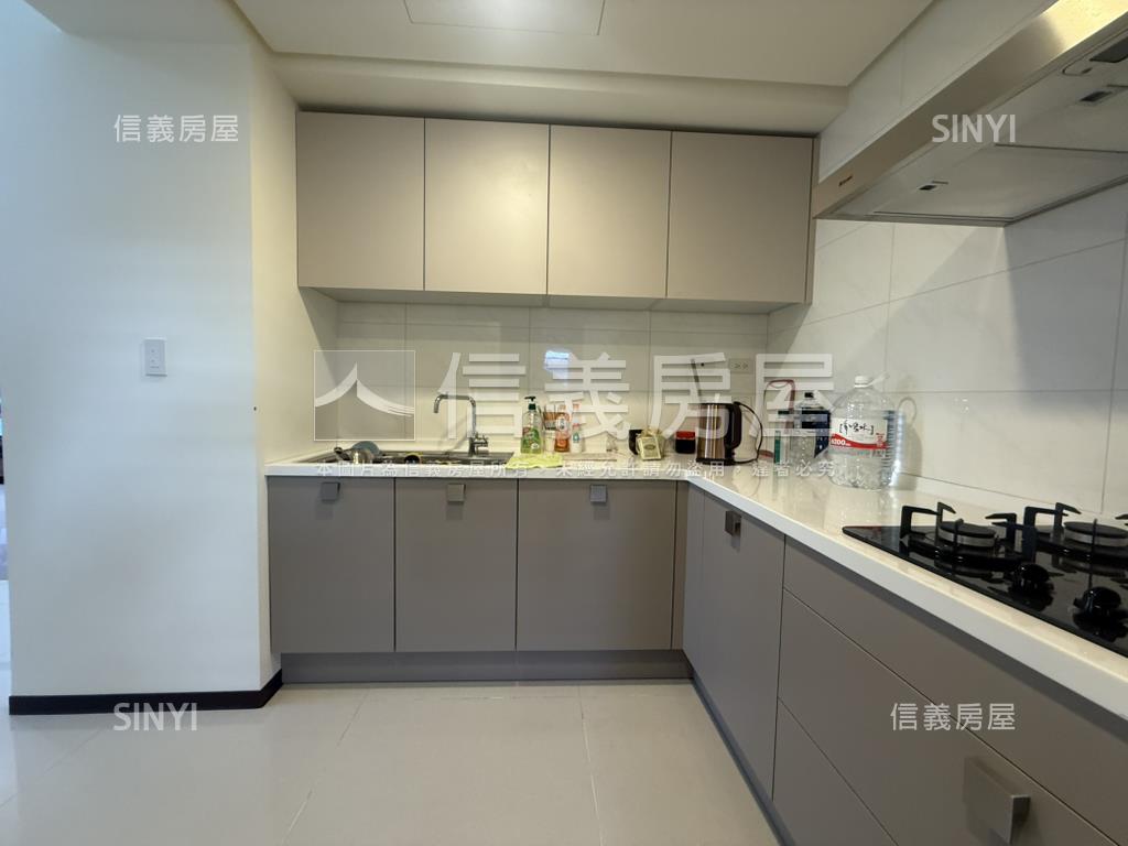 鳳止高梧大三房雙平車房屋室內格局與周邊環境