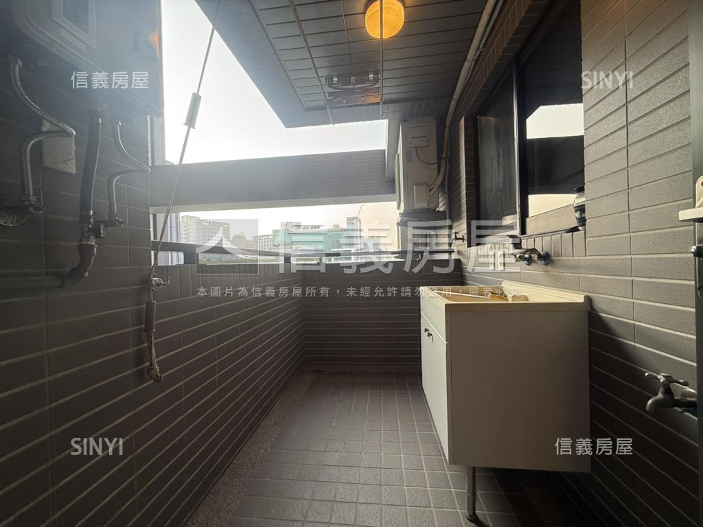 鳳止高梧大三房雙平車房屋室內格局與周邊環境