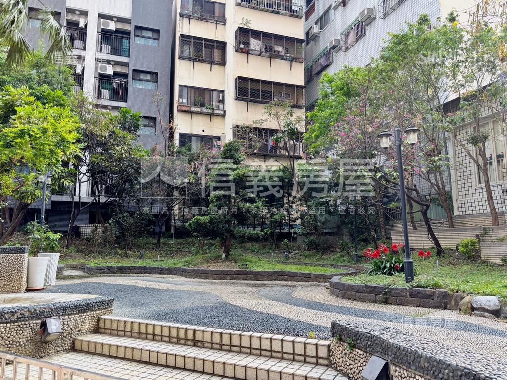 走路就到中國醫陽台大套房房屋室內格局與周邊環境