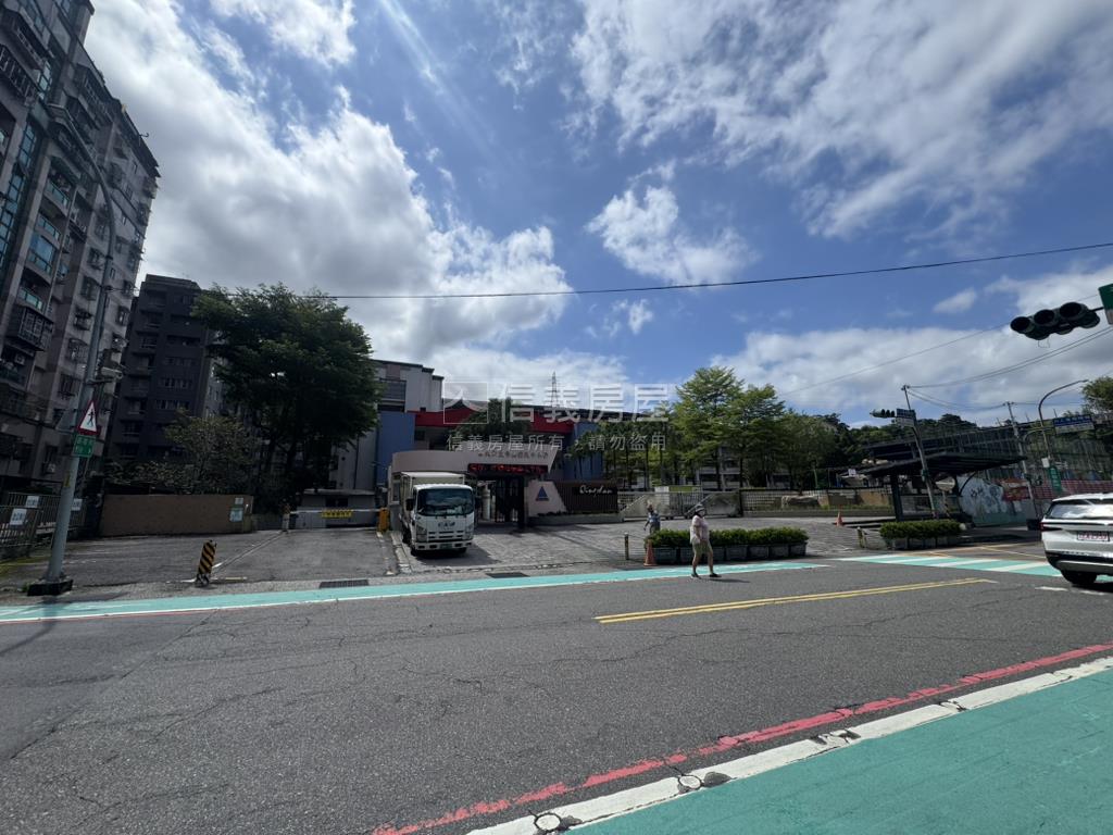 綠意東台北明亮三房房屋室內格局與周邊環境