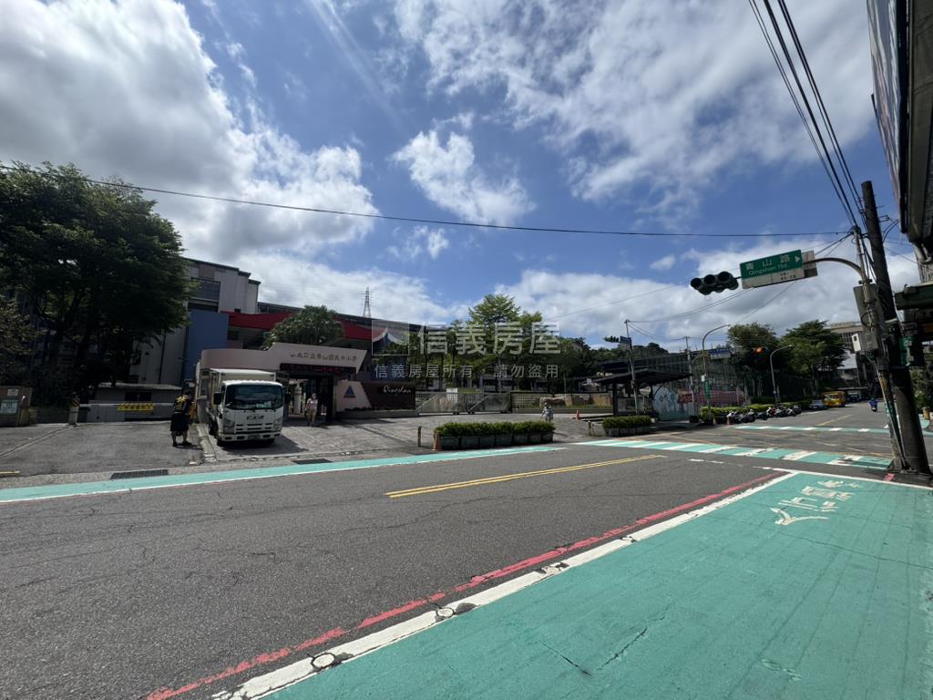 綠意東台北明亮三房房屋室內格局與周邊環境