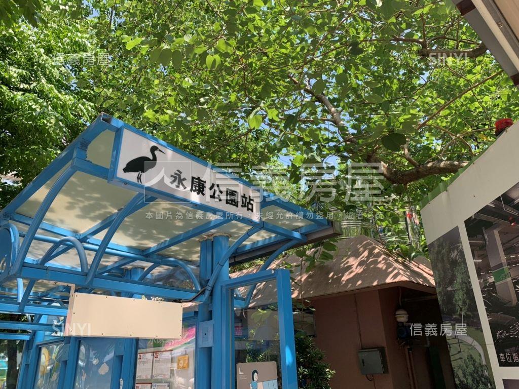 成功國小臻藏高樓四房車位房屋室內格局與周邊環境