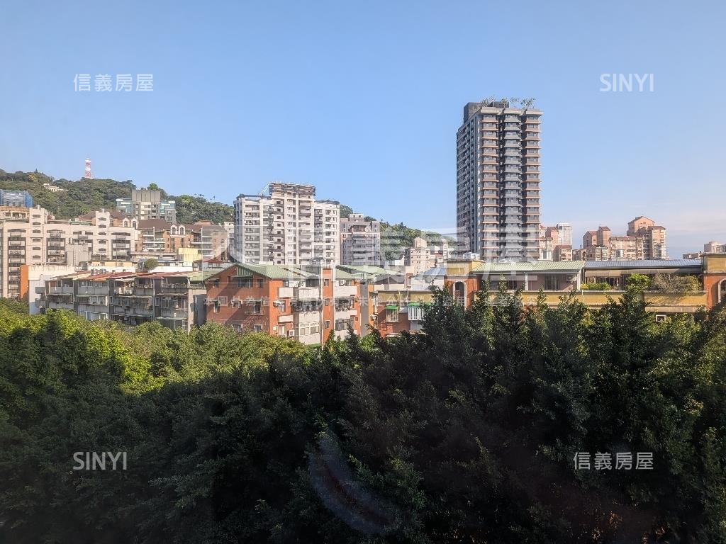 專任新都里兩房房屋室內格局與周邊環境