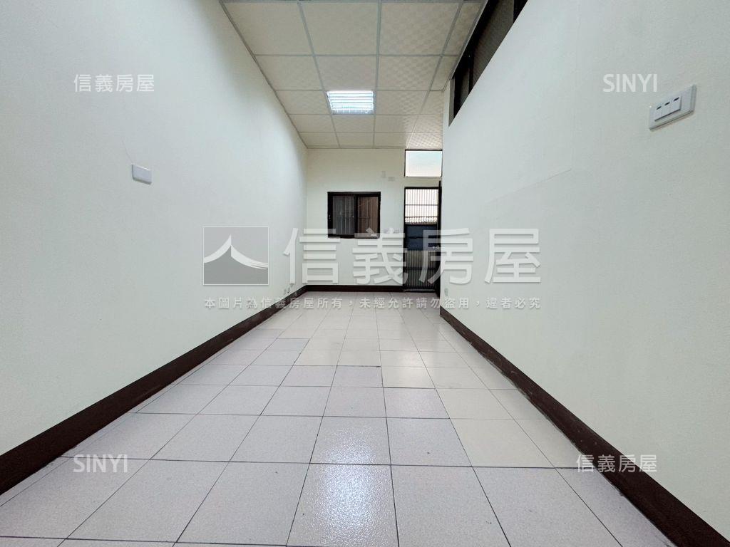 市區。西大路機能美透天房屋室內格局與周邊環境