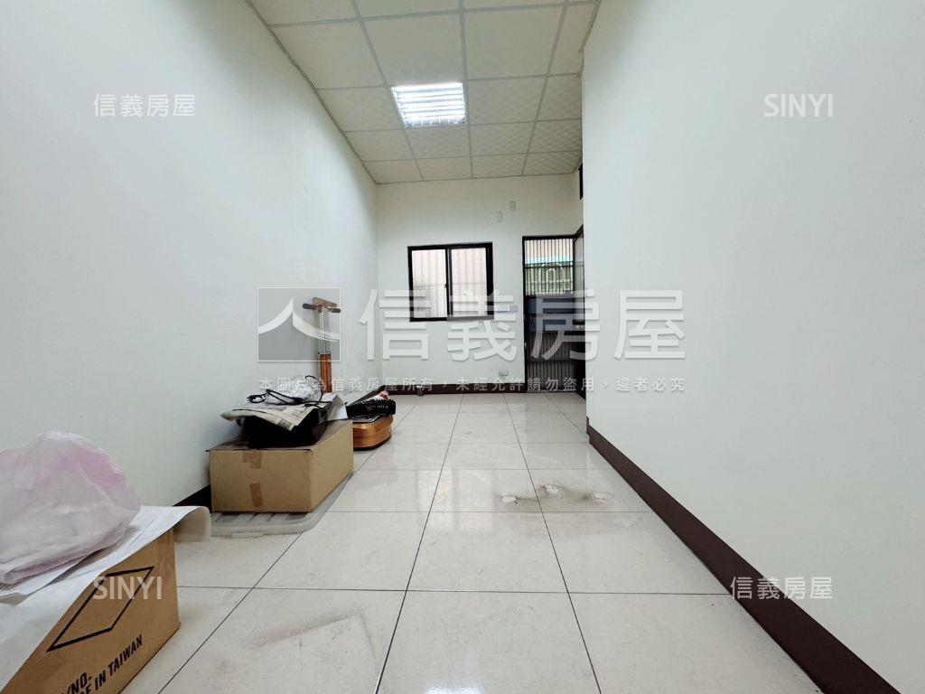 市區。西大路機能美透天房屋室內格局與周邊環境