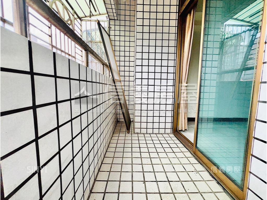 近丹鳳捷運邊間採光三房房屋室內格局與周邊環境
