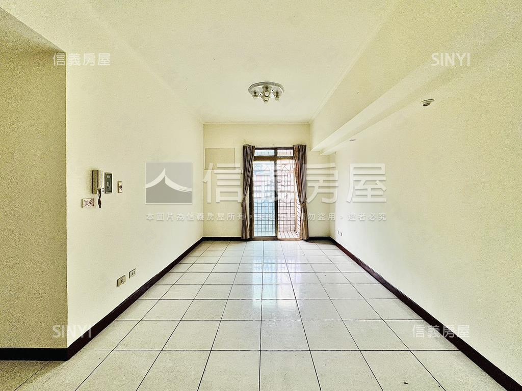 近丹鳳捷運邊間採光三房房屋室內格局與周邊環境
