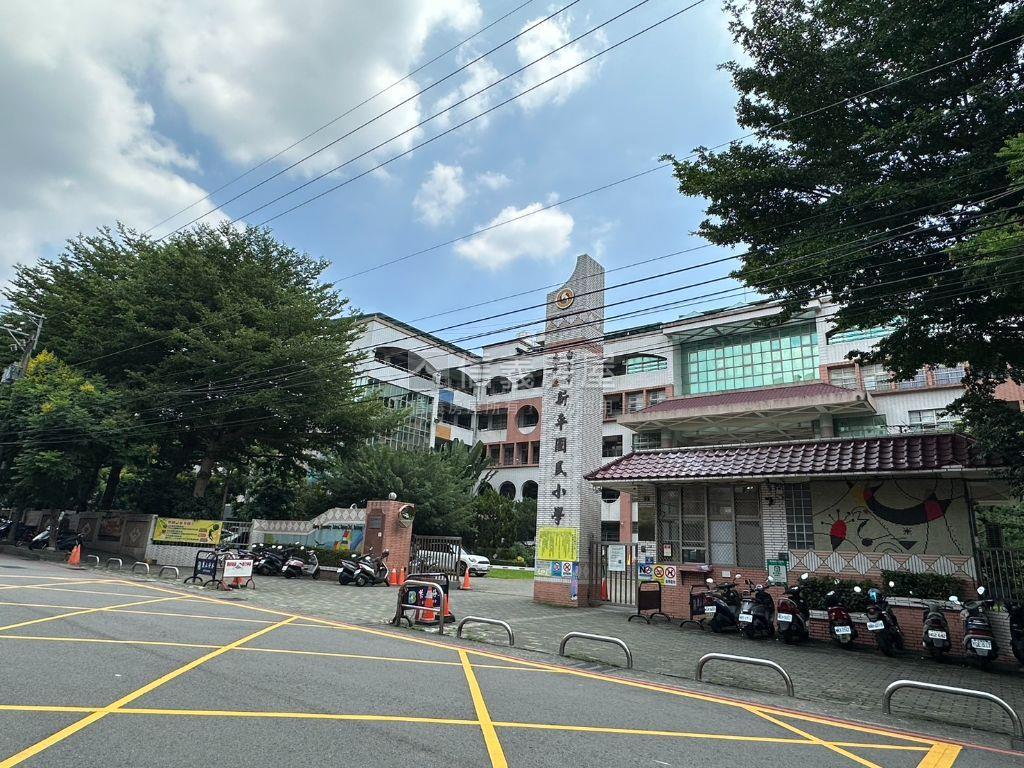 樹孝商圈震後臨路別墅房屋室內格局與周邊環境
