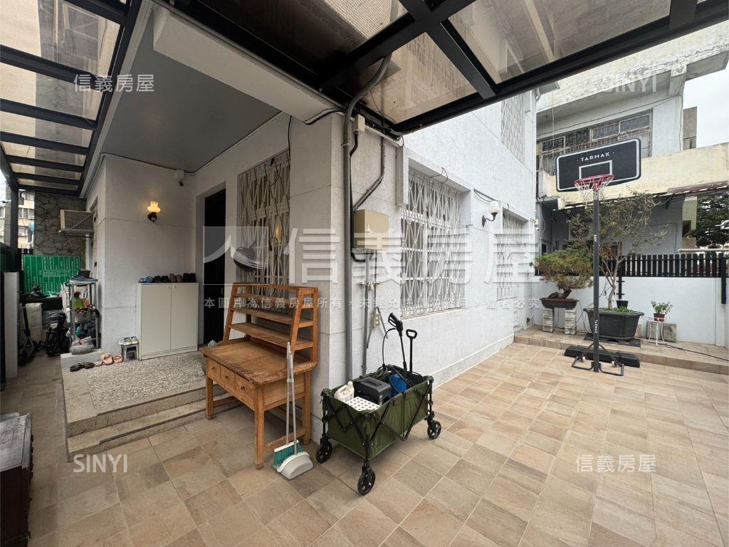 東區角間大面寬日式別墅房屋室內格局與周邊環境