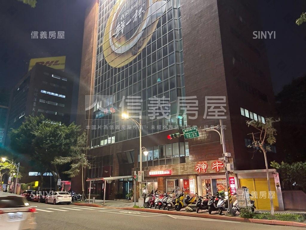 正建國北路醒目燒肉店面房屋室內格局與周邊環境