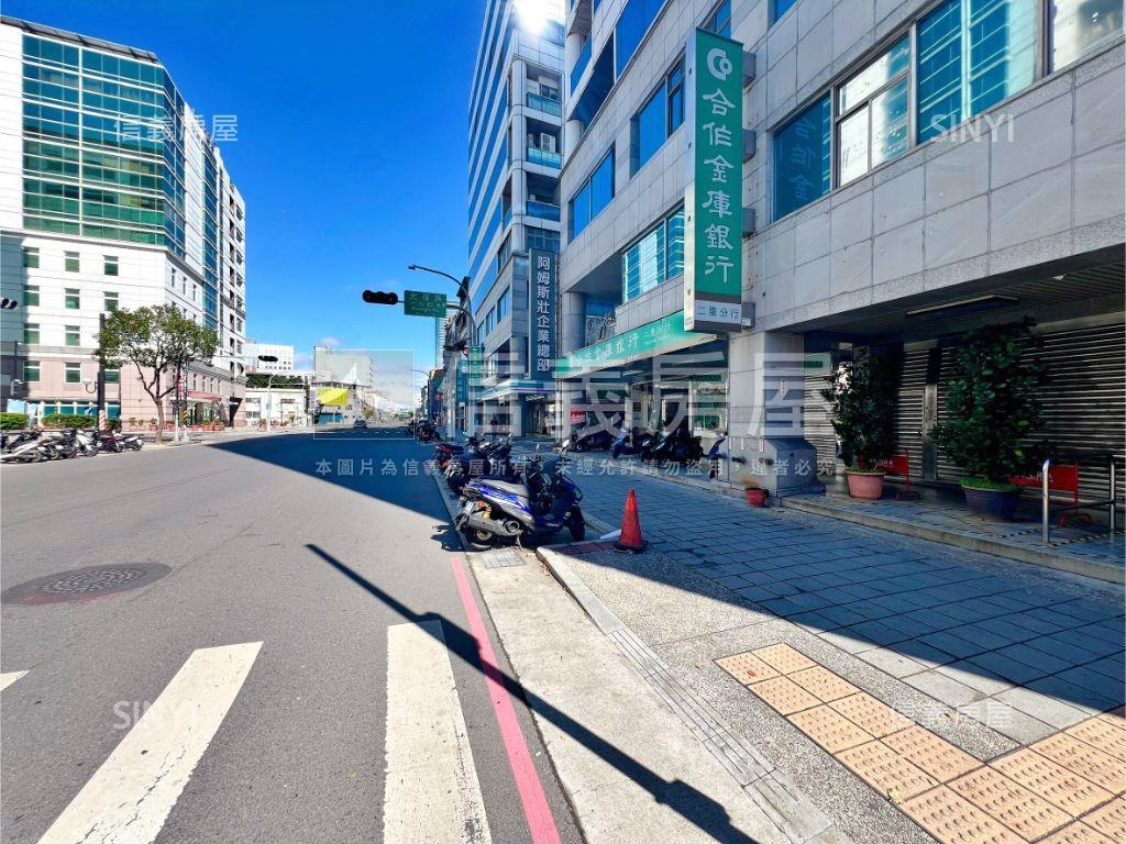 都廳大院Ｂ棟河景三房車位房屋室內格局與周邊環境