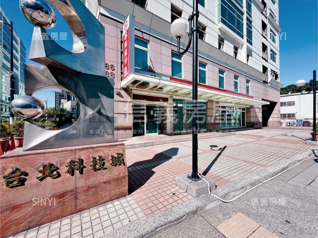 都廳大院Ｂ棟河景三房車位房屋室內格局與周邊環境