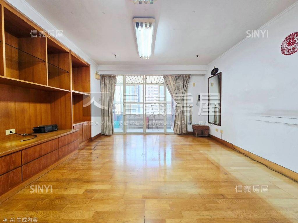 河景首排單戶大四房雙車位房屋室內格局與周邊環境