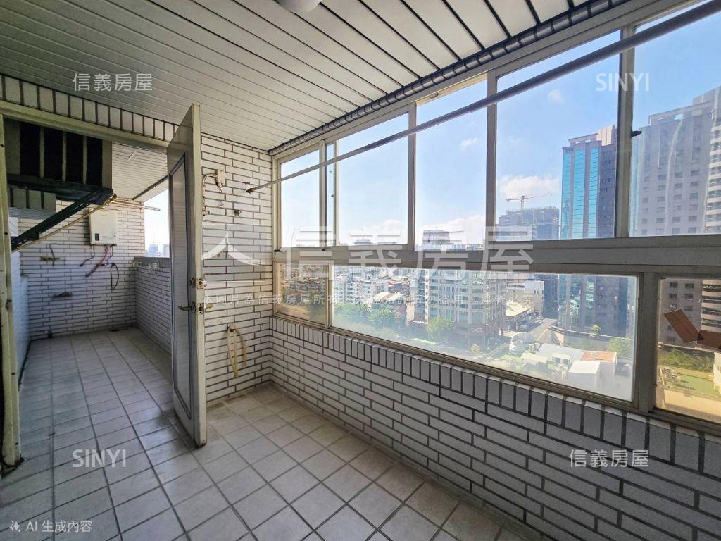 河景首排單戶大四房雙車位房屋室內格局與周邊環境