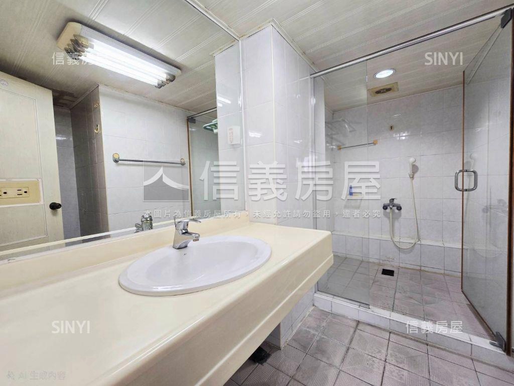 河景首排單戶大四房雙車位房屋室內格局與周邊環境