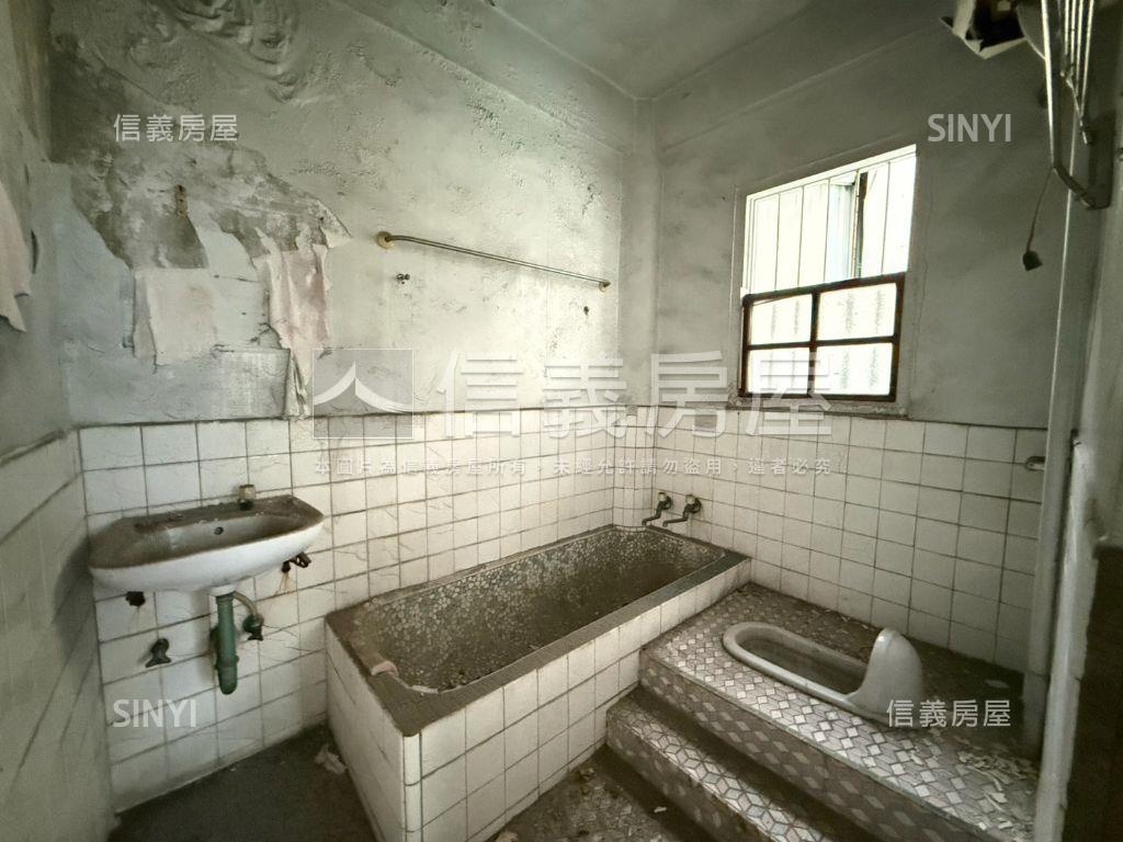 東區大地坪６２坪改建老宅房屋室內格局與周邊環境