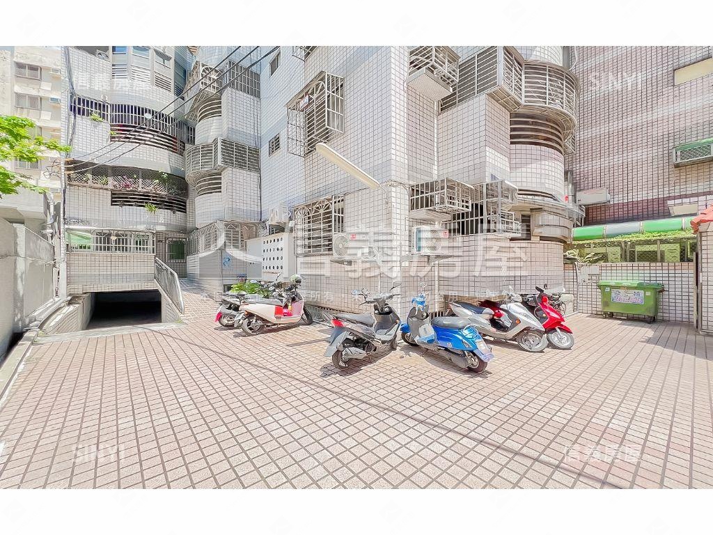 新上架松竹商圈大空間華廈房屋室內格局與周邊環境