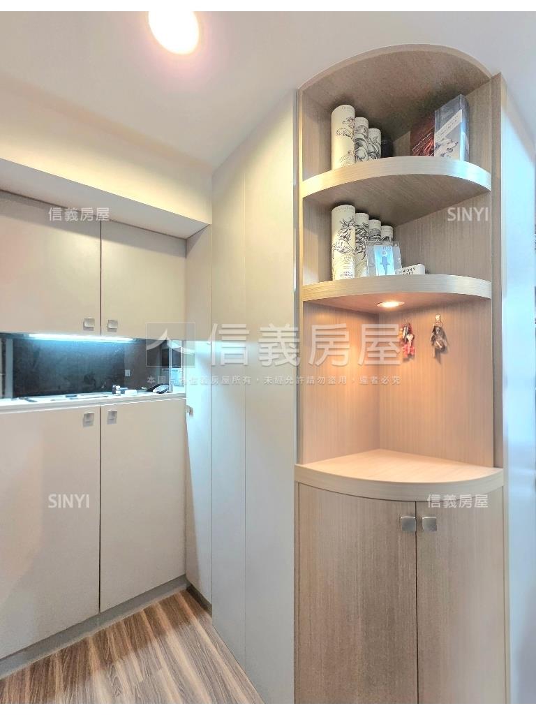 專任漂亮花園邊間美屋房屋室內格局與周邊環境