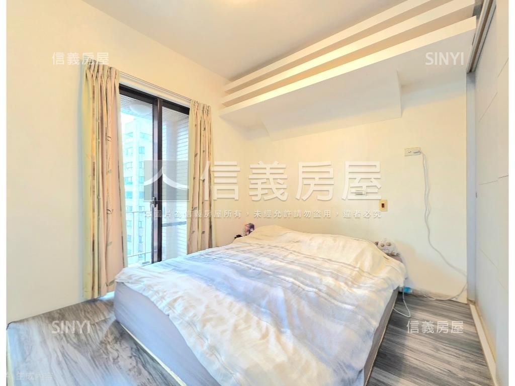 專任漂亮花園邊間美屋房屋室內格局與周邊環境