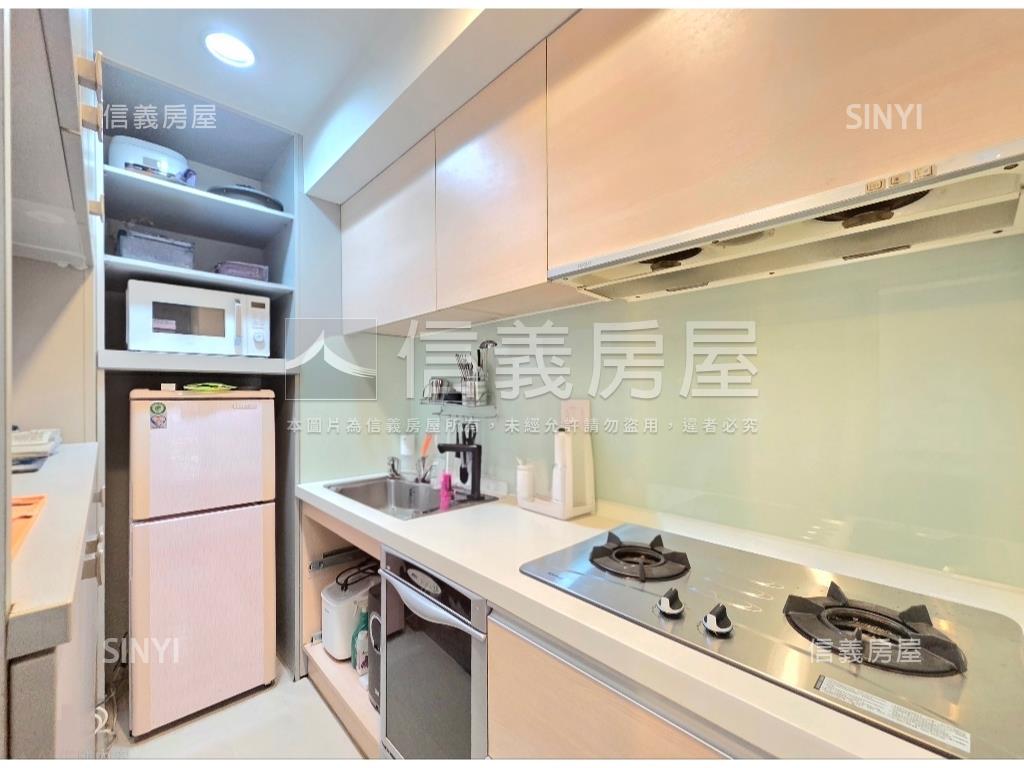 專任漂亮花園邊間美屋房屋室內格局與周邊環境