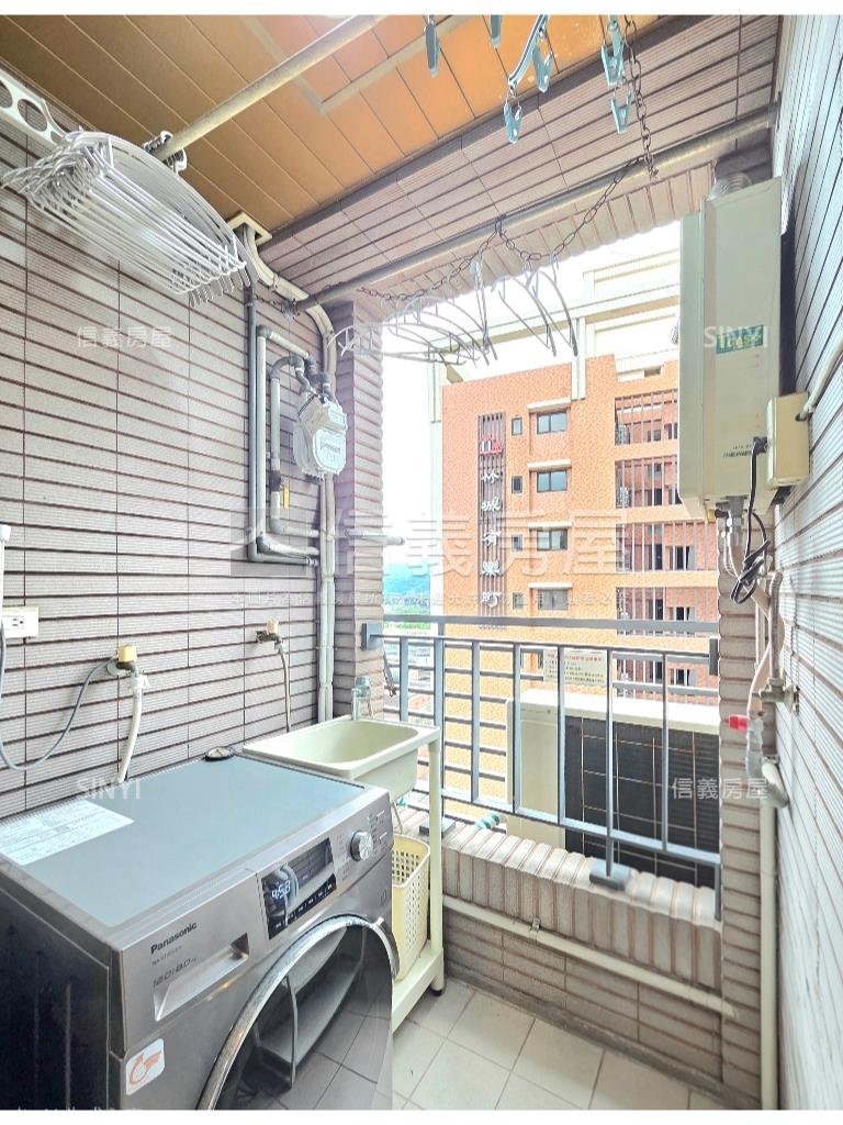 專任漂亮花園邊間美屋房屋室內格局與周邊環境