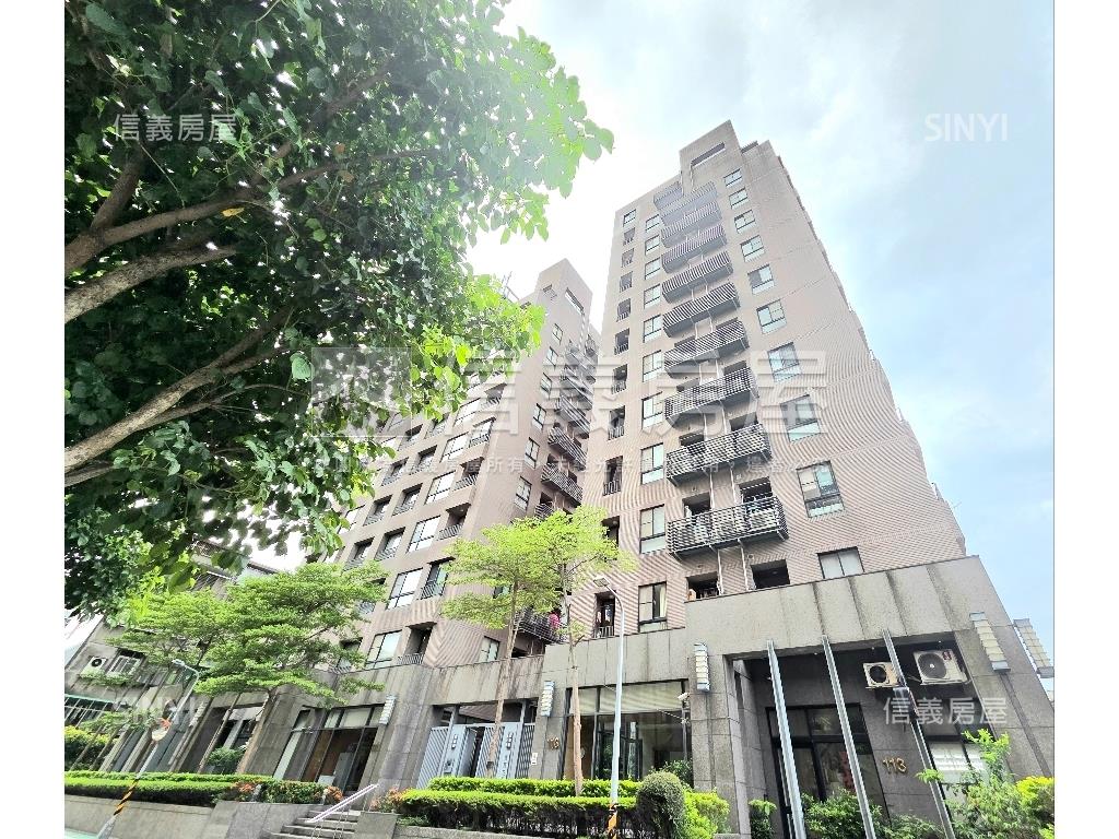 專任漂亮花園邊間美屋房屋室內格局與周邊環境