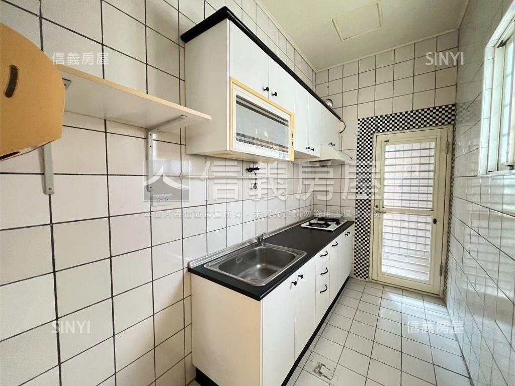 文化國小旁美感挑高３房房屋室內格局與周邊環境