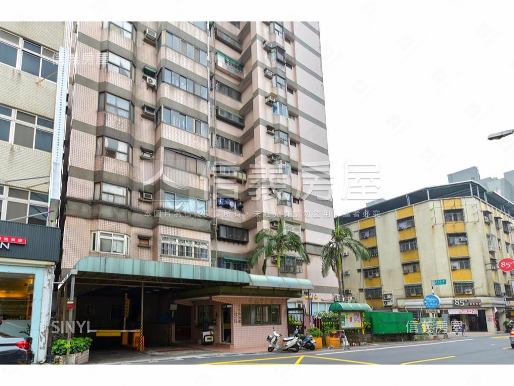 文化國小旁美感挑高３房房屋室內格局與周邊環境