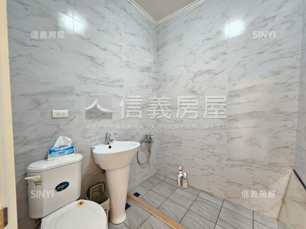 文化國小旁美感挑高２房房屋室內格局與周邊環境