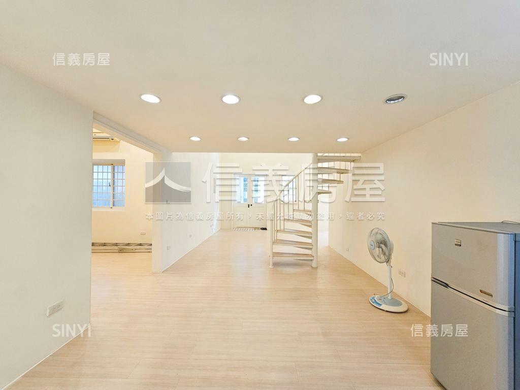 文化國小旁美感挑高２房房屋室內格局與周邊環境