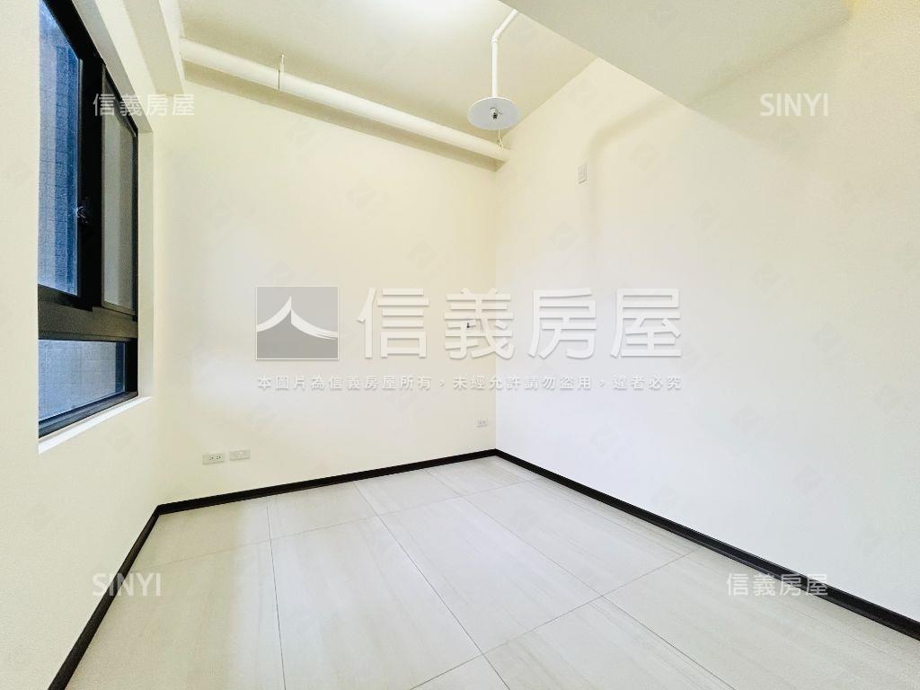 新碩文曲兩房十一樓之１房屋室內格局與周邊環境