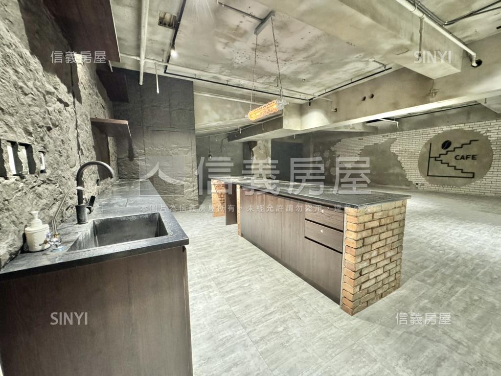 西區精華地段商業用地下室房屋室內格局與周邊環境