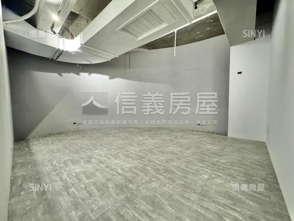 西區精華地段商業用地下室房屋室內格局與周邊環境