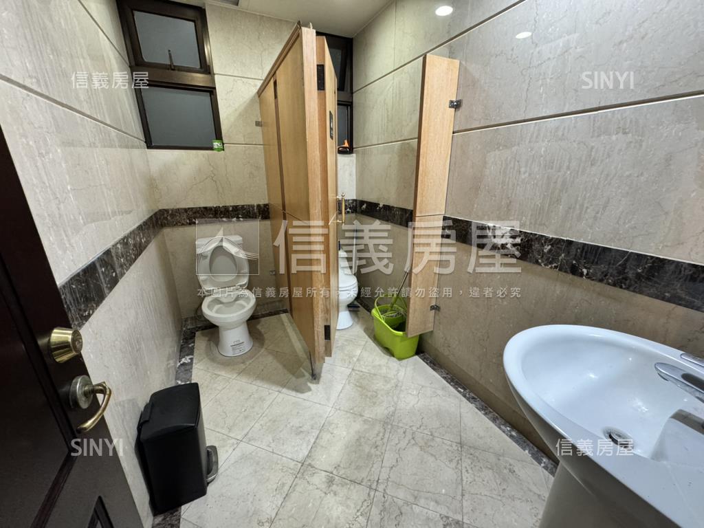 西區精華地段商業用地下室房屋室內格局與周邊環境