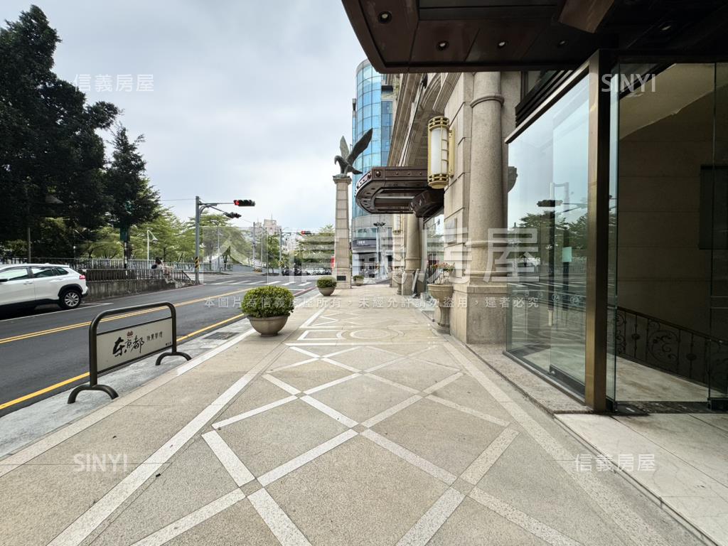 西區精華地段商業用地下室房屋室內格局與周邊環境