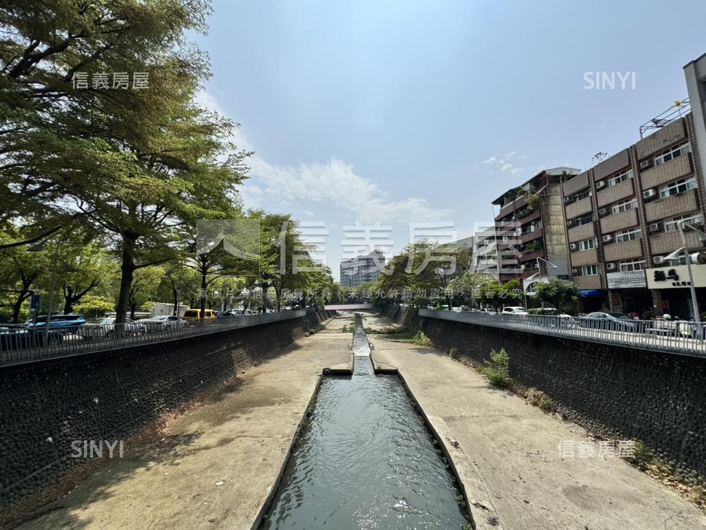 西區精華地段商業用地下室房屋室內格局與周邊環境