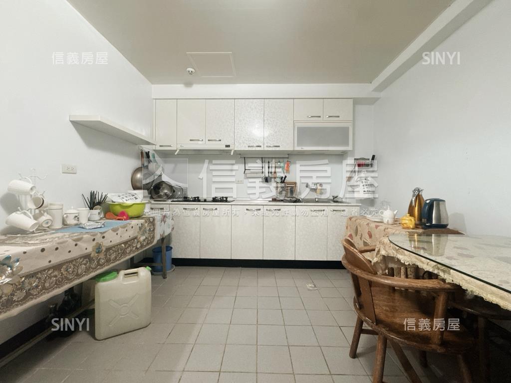 自強國中旁金店面大空間房屋室內格局與周邊環境