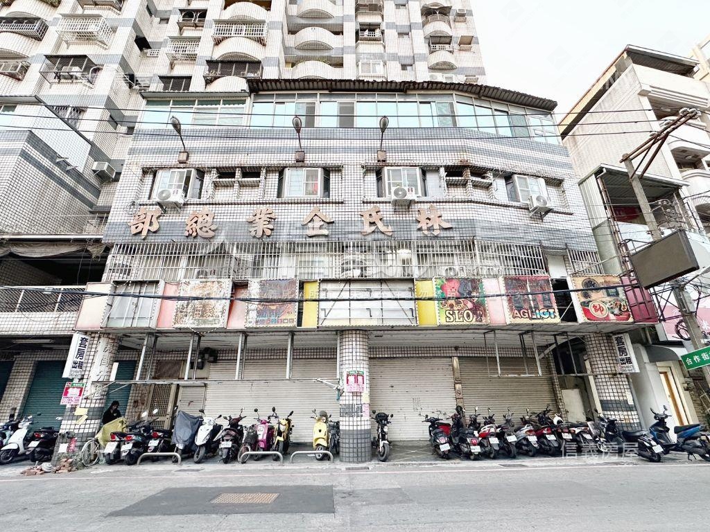 近鳳山車站面寬稀有金店面房屋室內格局與周邊環境