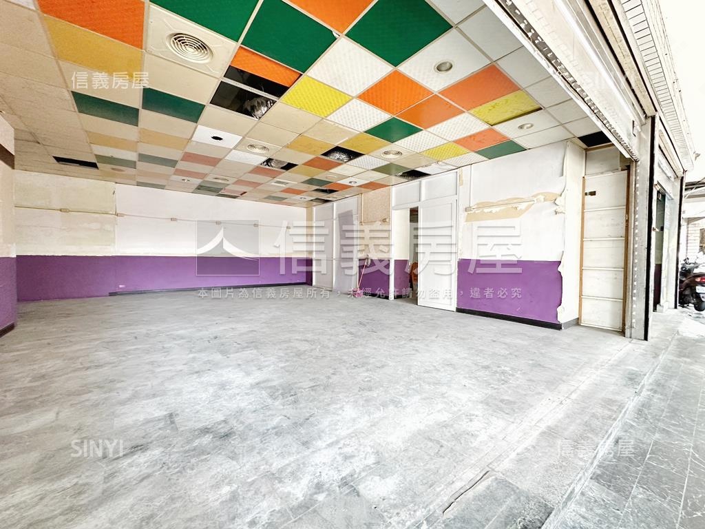 近鳳山車站面寬稀有金店面房屋室內格局與周邊環境