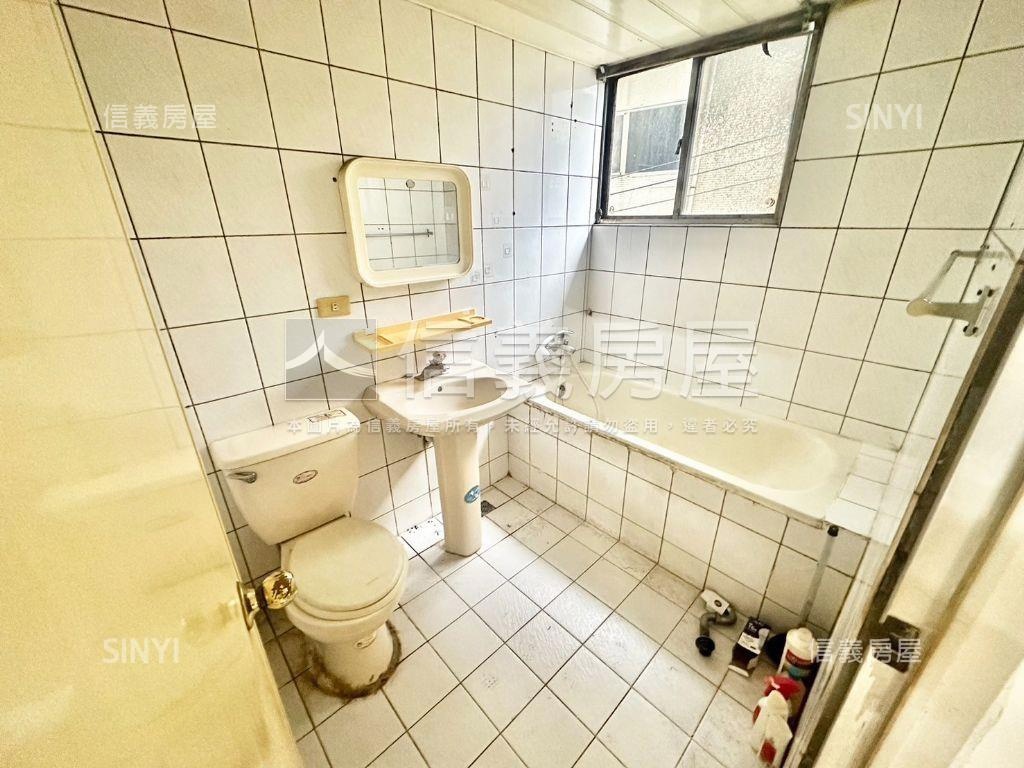 成功路邊間金店面房屋室內格局與周邊環境