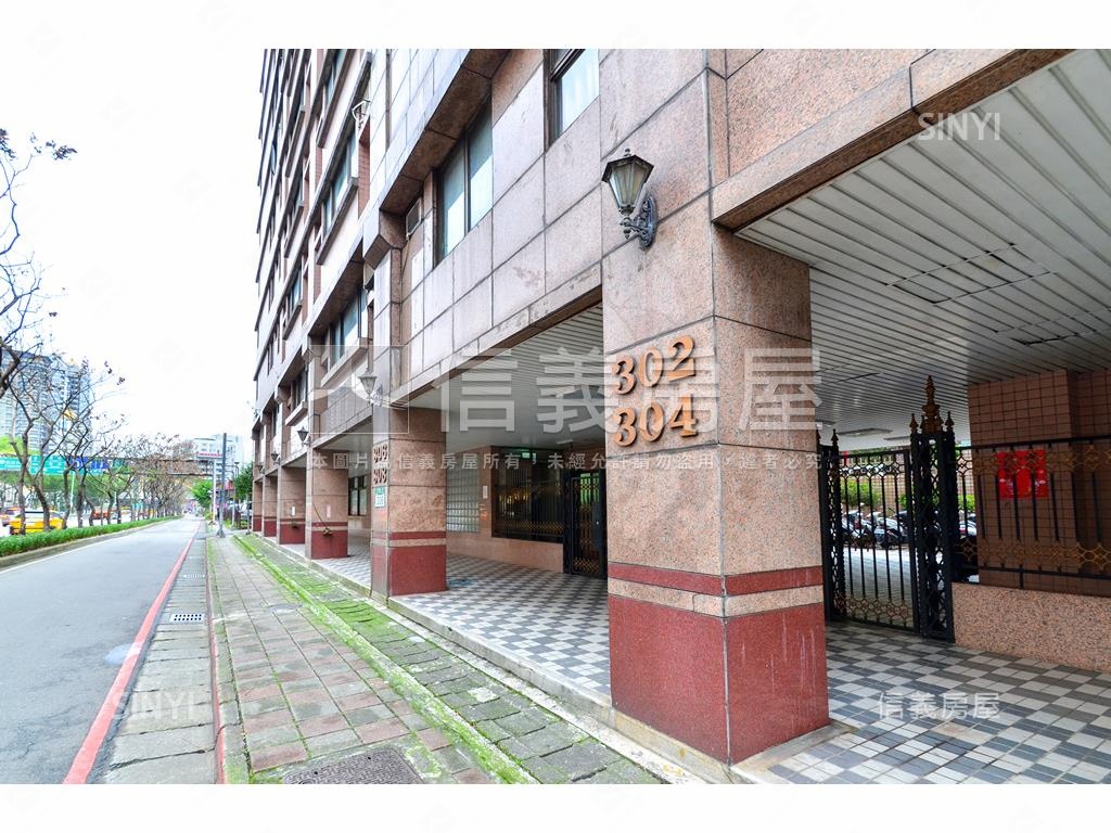 中興路電梯四房房屋室內格局與周邊環境