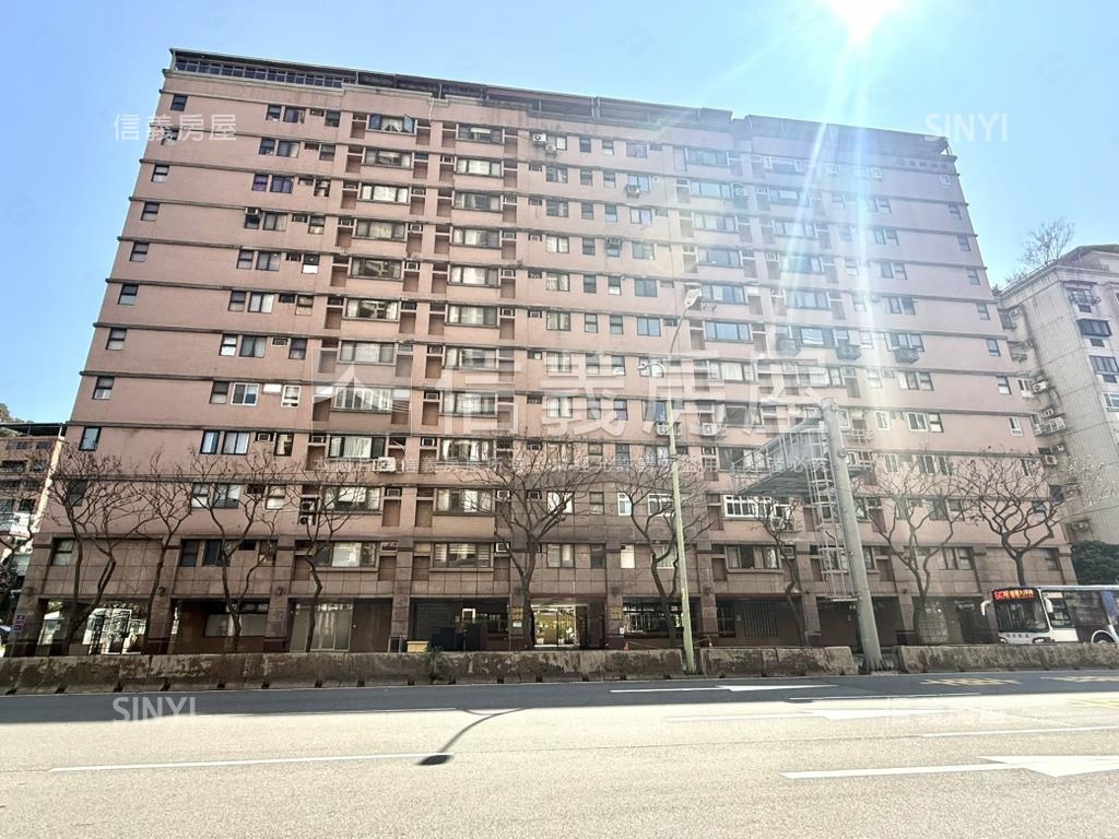 中興路電梯四房房屋室內格局與周邊環境