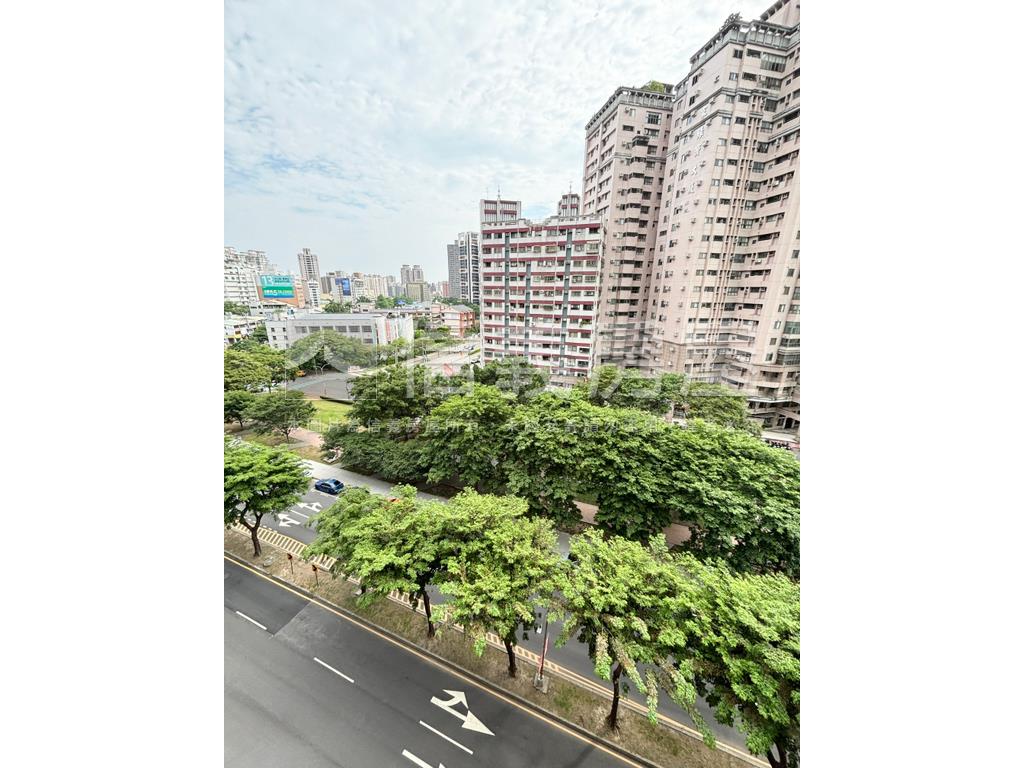 維多利亞大器裝潢附平車房屋室內格局與周邊環境