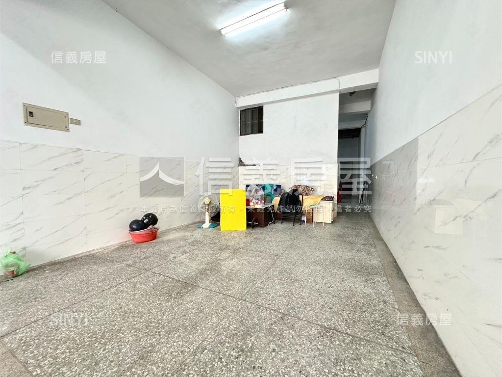 近中正路活路車庫透天房屋室內格局與周邊環境