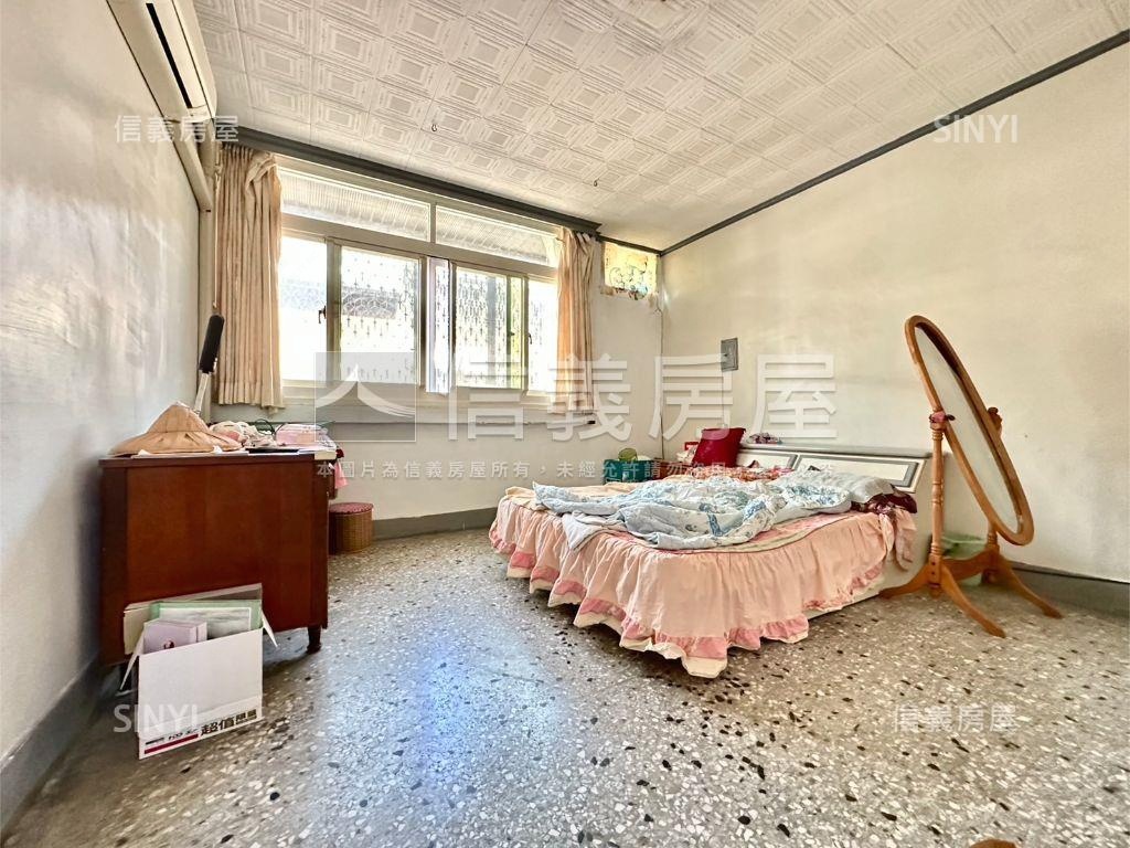 近中正路活路車庫透天房屋室內格局與周邊環境