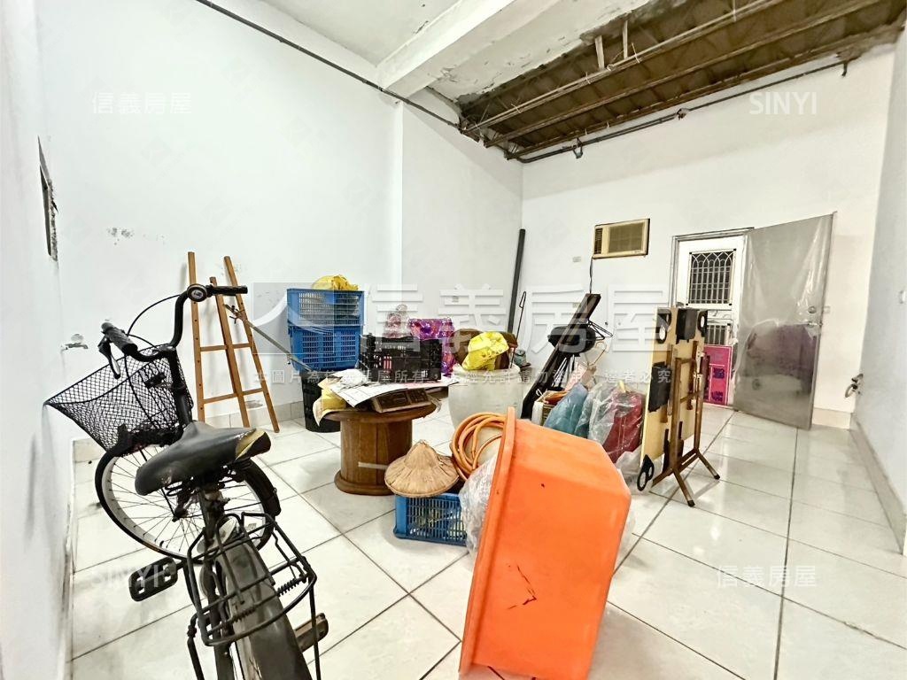 近中正路活路車庫透天房屋室內格局與周邊環境