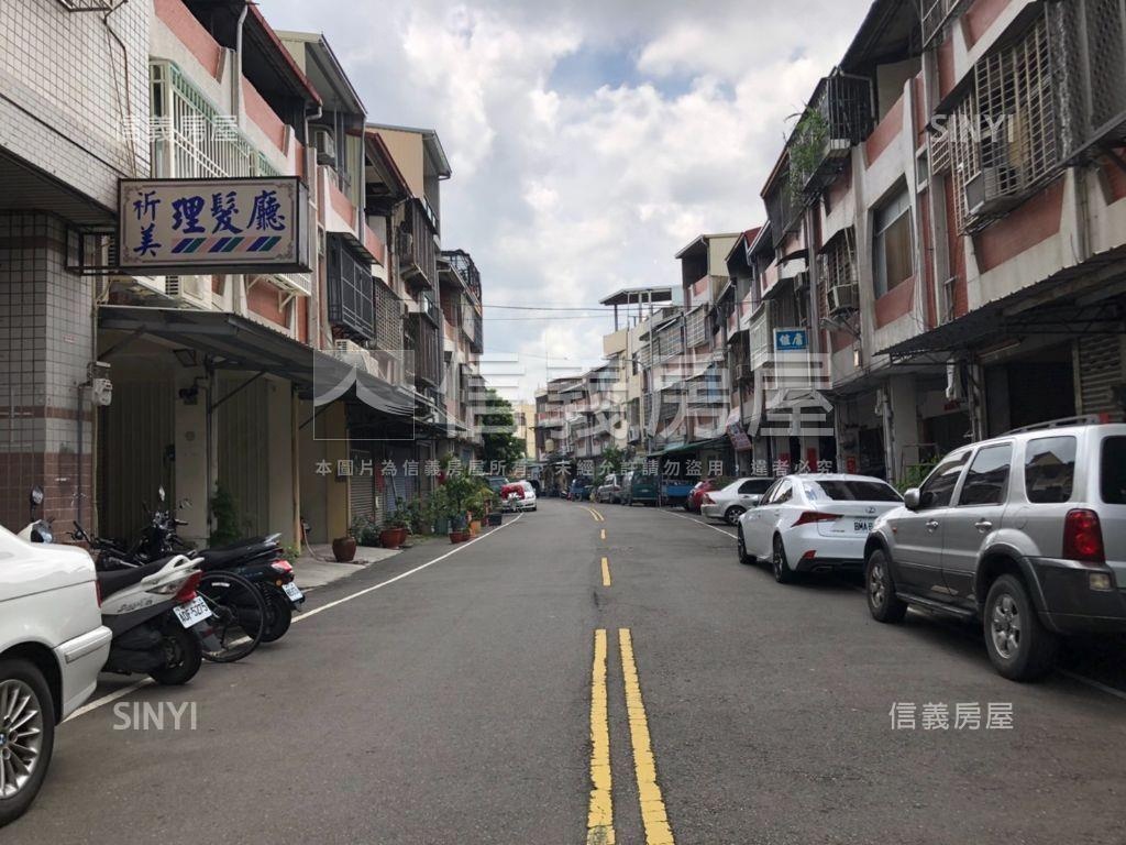 近中正路活路車庫透天房屋室內格局與周邊環境