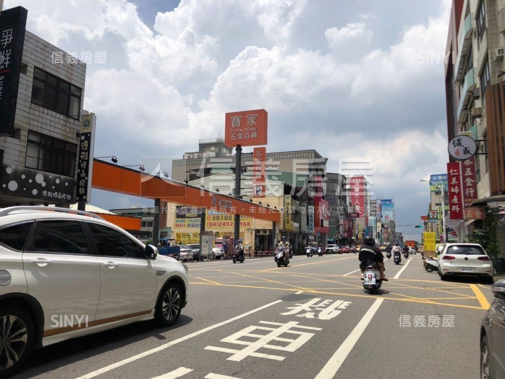 近中正路活路車庫透天房屋室內格局與周邊環境