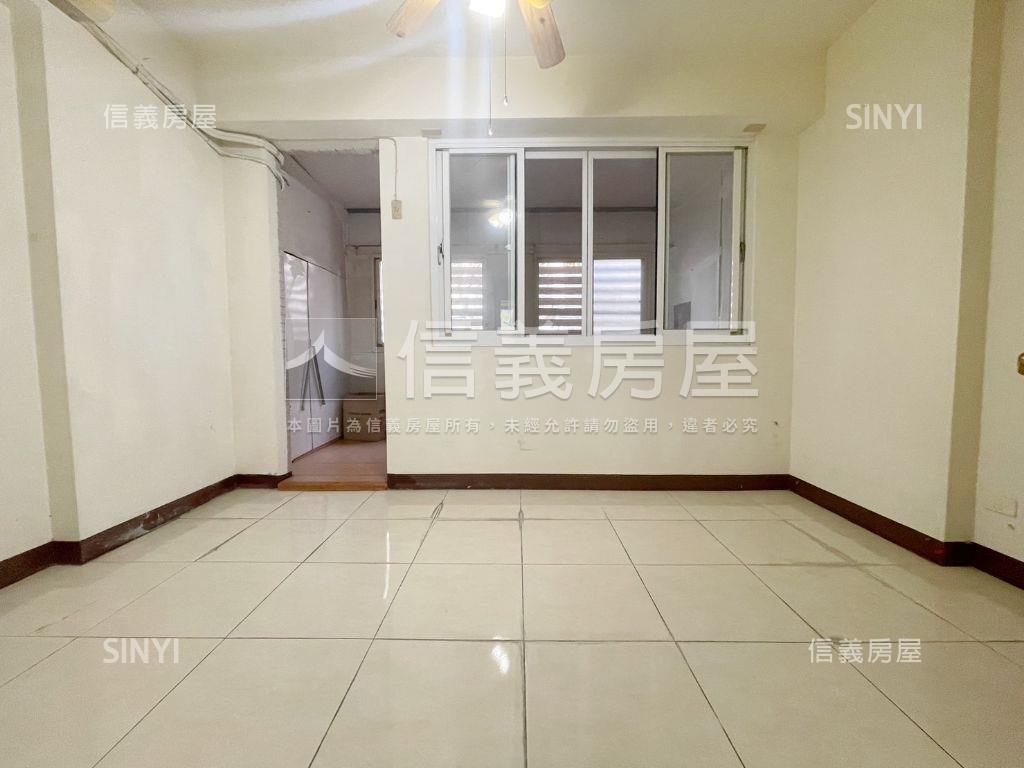 專任！高工旁震後臨路透天房屋室內格局與周邊環境